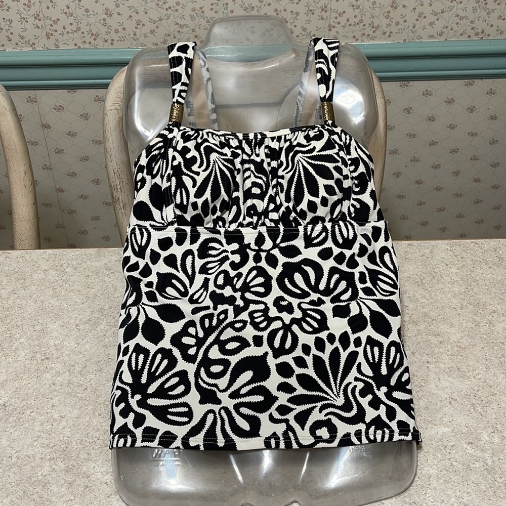LANDS’ END BLACK & WHITE MODERN LEAF PRINT TANKINI TOP